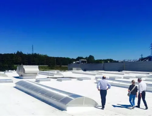 Peindre les toits en blanc : une vraie bonne solution énergétique